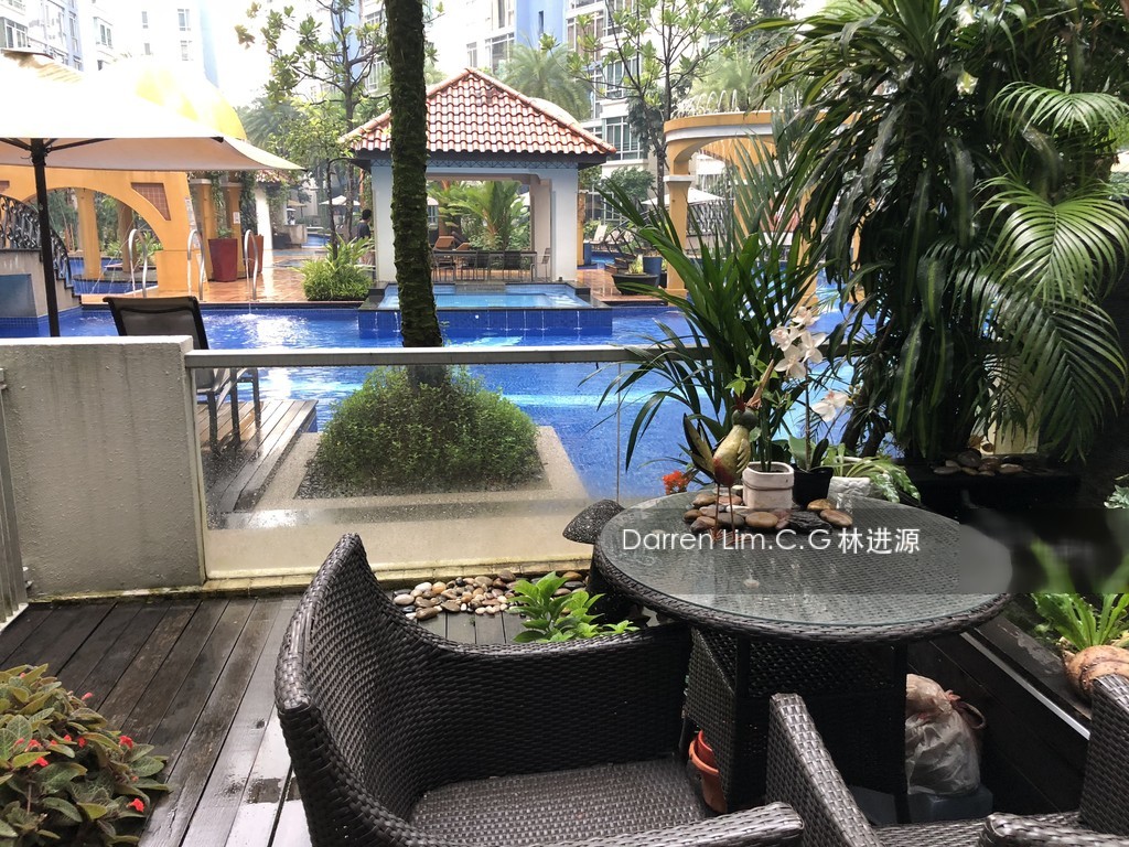 The Lakeshore (D22), Condominium #187372102